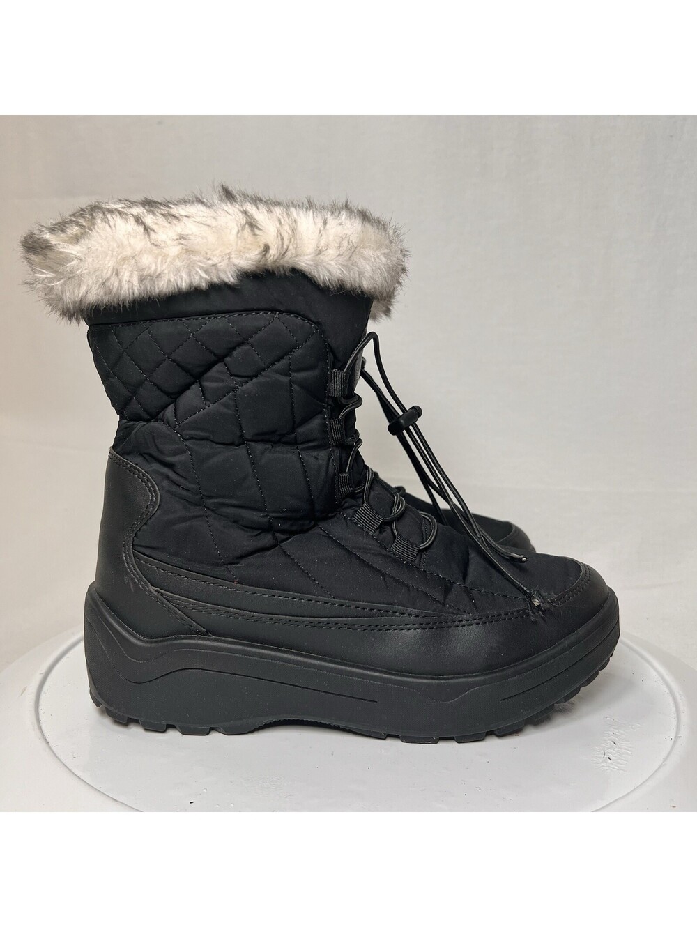 Ladies Quilted Snow Boots by Daily Shoes Size 8